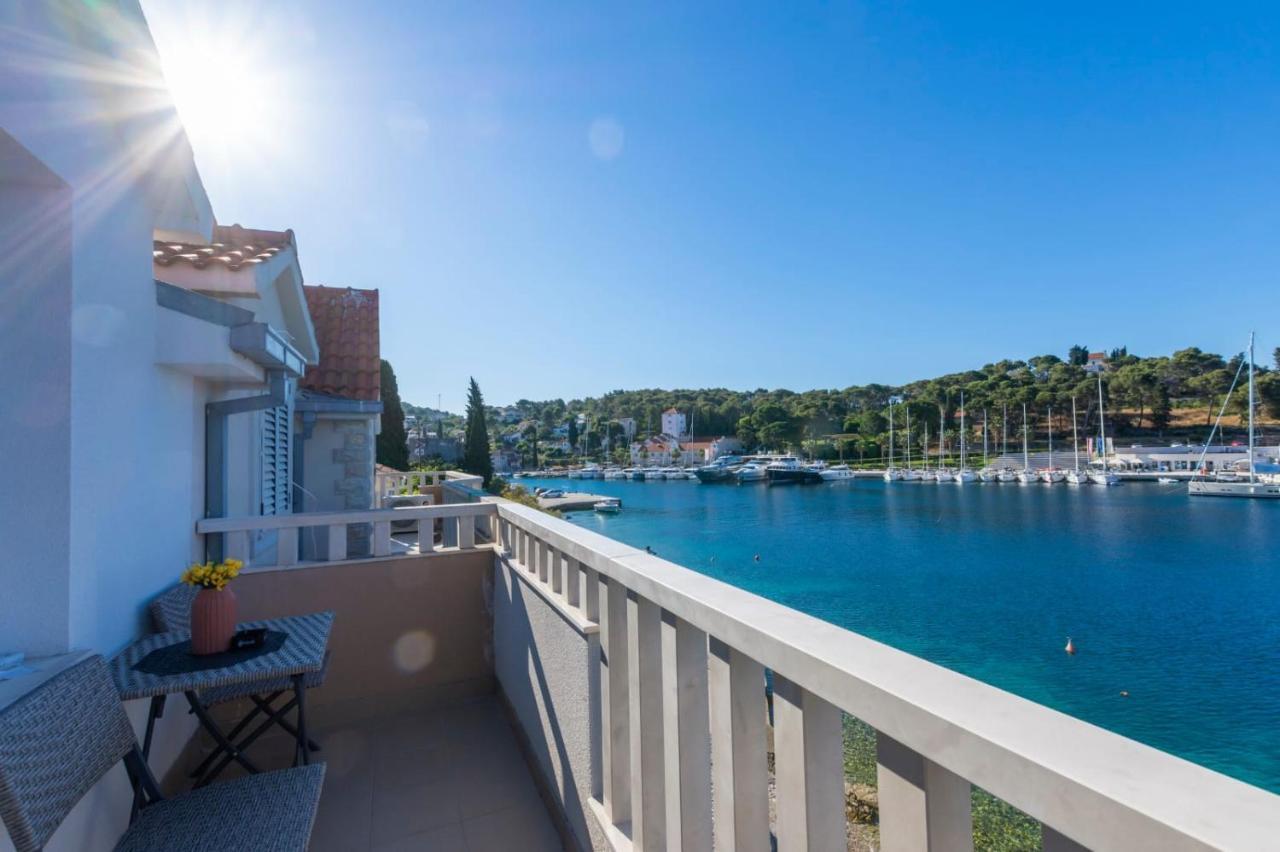Balkun Apartment Maslinica Bagian luar foto